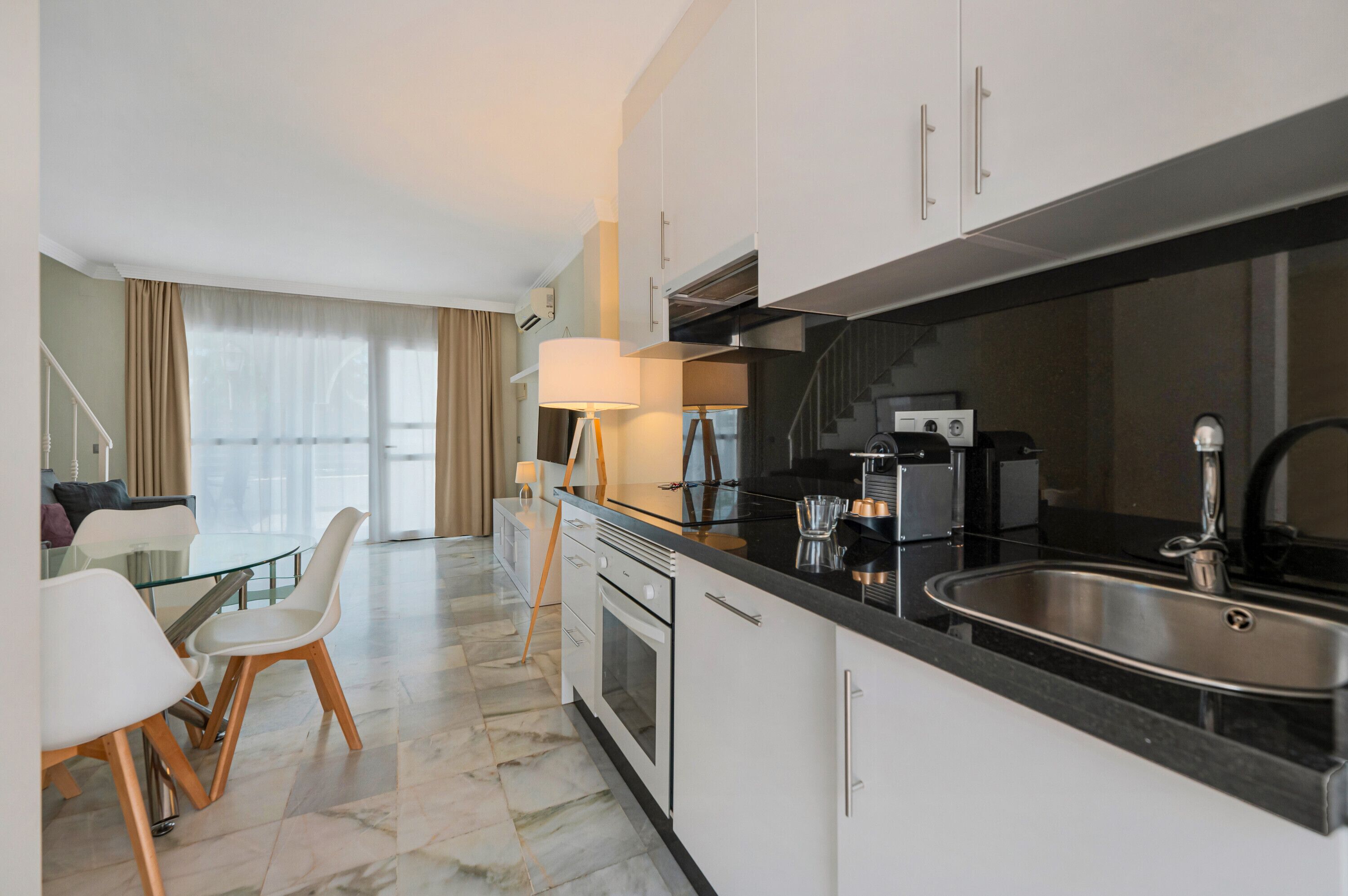 Kühlschrank, Ofen, Herdplatte, Geschirrspüler