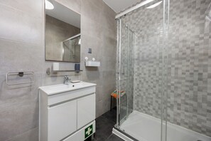 Doccia, asciugacapelli, asciugamani