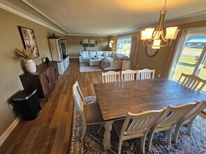 Dining - Large house close to ATV trails and casino in Christmas (Christmas)