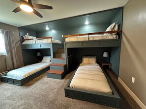 6 bedrooms, WiFi, bed sheets