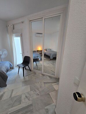 2 bedrooms, WiFi, bed sheets