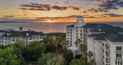 2 Resort Studios by Avantstay Sleeps 8, Pool, Shuttle, Tennis, Near Baytowne & Beach