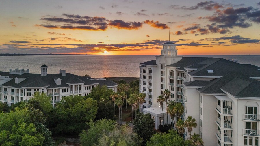 2 Resort Studios by Avantstay Sleeps 8, Pool, Shuttle, Tennis, Near Baytowne & Beach