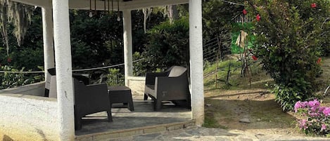 Ferienhütte, 2 Schlafzimmer, Bergblick | Terrasse/Patio