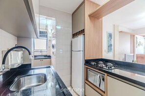 Basic Apartment | Private kitchen