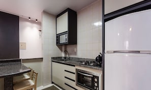 Basic Apartment | Private kitchen - Condominium 80m From Praia dos Ingleses - AMC (Florianópolis)