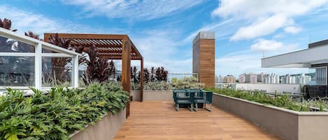 Basic Apartment | Outdoor dining