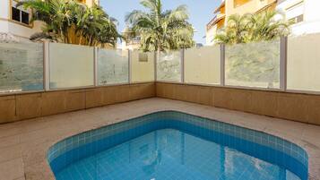 Vila básica | Piscina