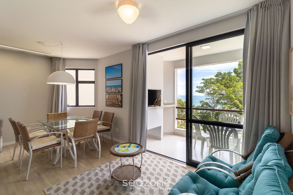 Beachfront Apartment With Island View Cca201