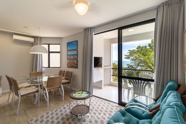 Basic-Apartment | Wohnbereich | Fernseher