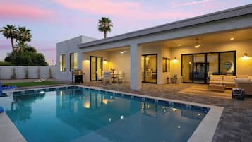 House (4 Bedrooms) | Front of property