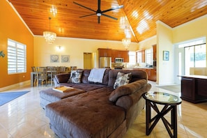 TV - Welcome to Paradise Palms in beautiful Christiansted, St. Croix! (Christiansted)