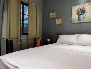 2 bedrooms, desk, iron/ironing board, free WiFi