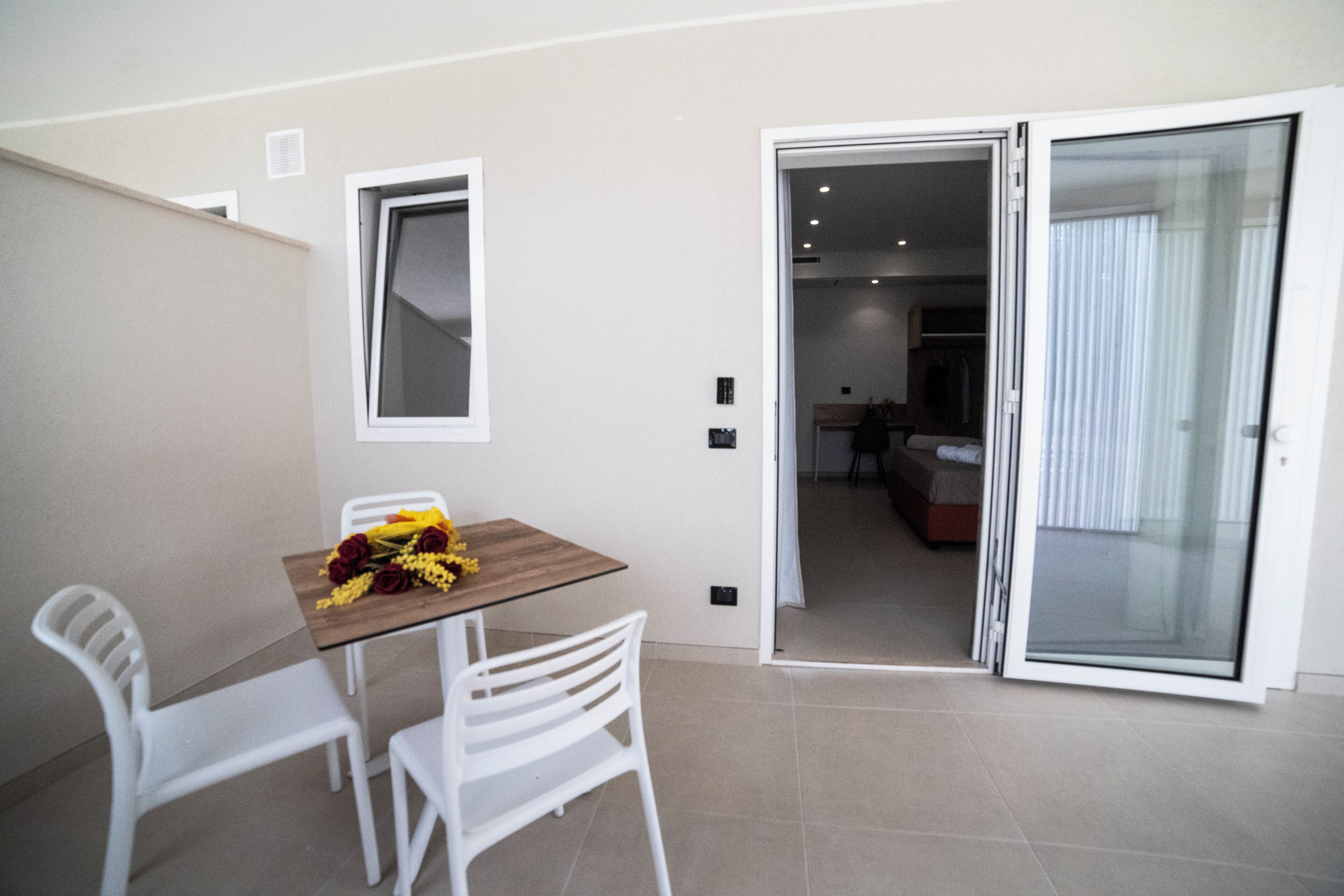 Habitació triple superior, vistes a la piscina | Terrassa o pati