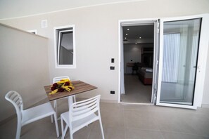 Superior Triple Room, Pool View | Terrace/patio - The head's house (Tropea)