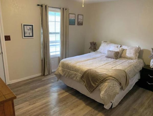5 slaapkamers, een strijkplank/strijkijzer, gratis wifi, beddengoed