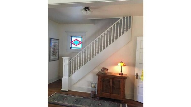 Interior - -Beautiful 4.5 BR / 4 Ba home with 2 car garage (Cushing)