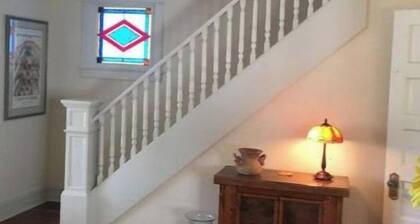 -Beautiful 4.5 BR / 4 Ba home with 2 car garage