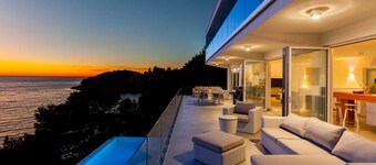 Beachfront Villa Modus Vivendi with Pool