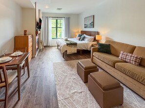 Iron/ironing board, free WiFi, bed sheets, wheelchair access