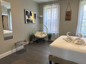 1 slaapkamer, een strijkplank/strijkijzer, wifi, beddengoed