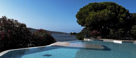 Piscine extérieure, piscine chauffée