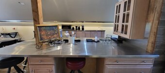 Charming barn studio in peaceful Bellingham with AC