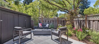 Luxury Oasis Steps from Palo Alto and Stanford, Chef's Kitchen, Workspaces, Gym