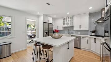 Microwave, oven, stovetop, dishwasher