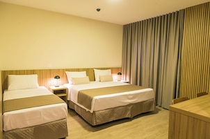 Habitación triple económica | Caja fuerte y wifi gratis