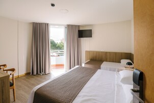 Economy Triple Room | In-room safe, WiFi (free)