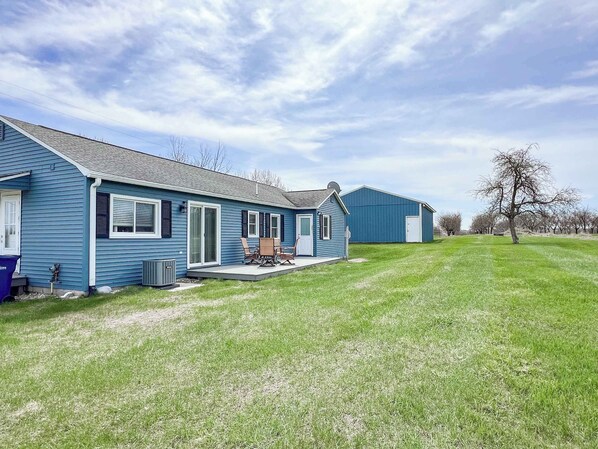 Exterior - Orchard View | Horse Show | Torch Lake | Pets (Williamsburg)