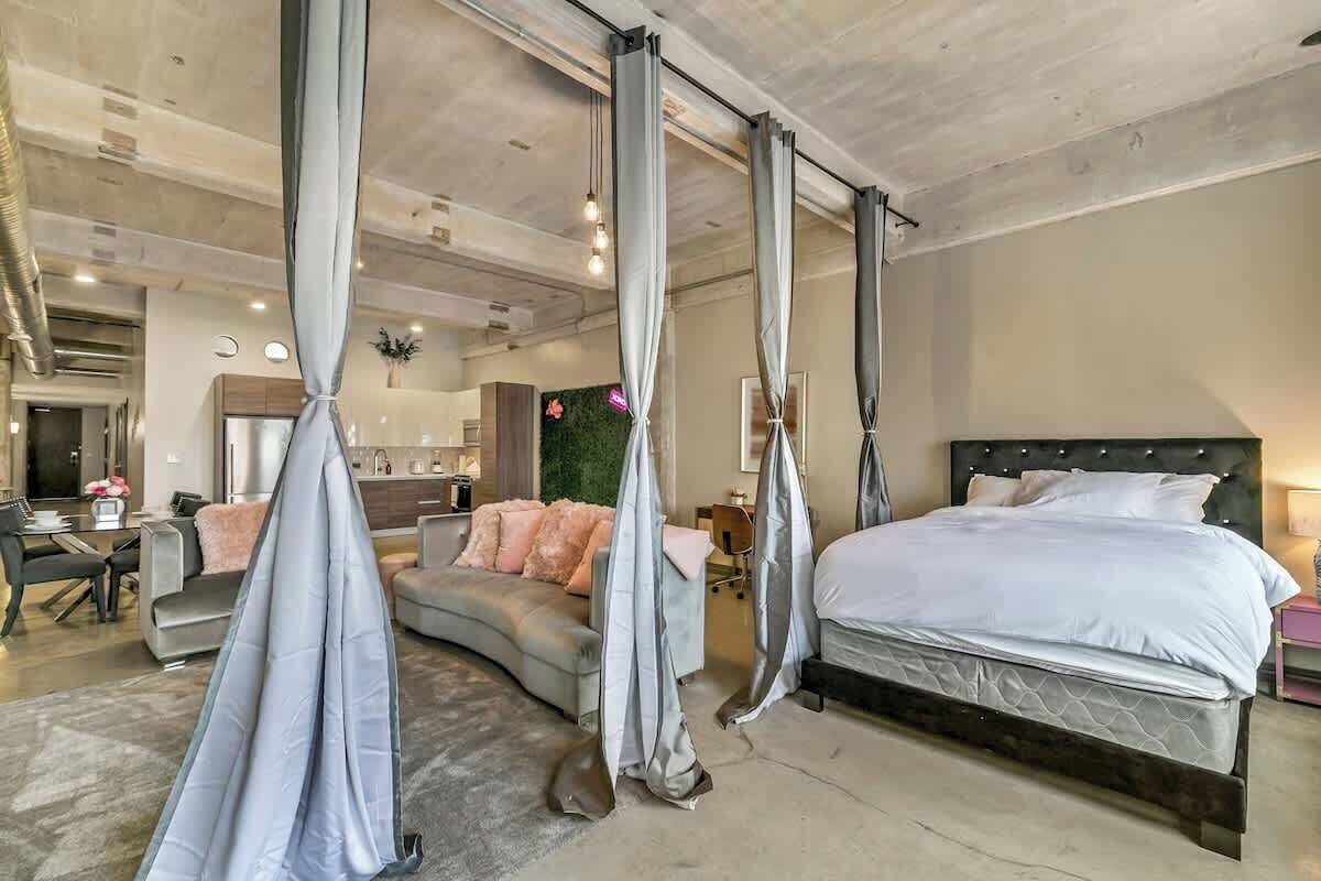 2 bedrooms, iron/ironing board, travel cot, WiFi