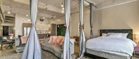 2 bedrooms, iron/ironing board, travel cot, WiFi