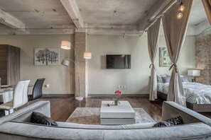 2 bedrooms, iron/ironing board, travel crib, WiFi