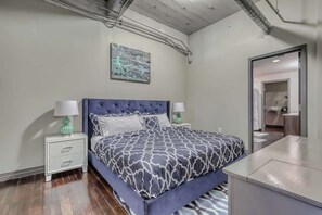 1 chambre, fer et planche à repasser, lit de bébé portatif, Wi-Fi