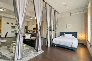 2 habitaciones, tabla de planchar con plancha, cuna de viaje y wifi 