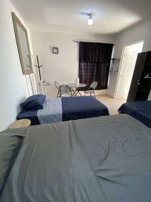 3 Schlafzimmer, Schreibtisch, Bügeleisen/Bügelbrett, kostenloses WLAN