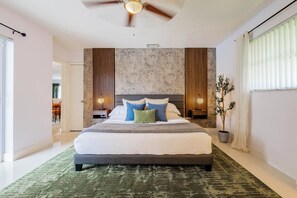 4 bedrooms, iron/ironing board, Internet, bed sheets