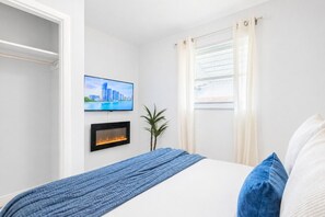 4 bedrooms, iron/ironing board, free WiFi, bed sheets
