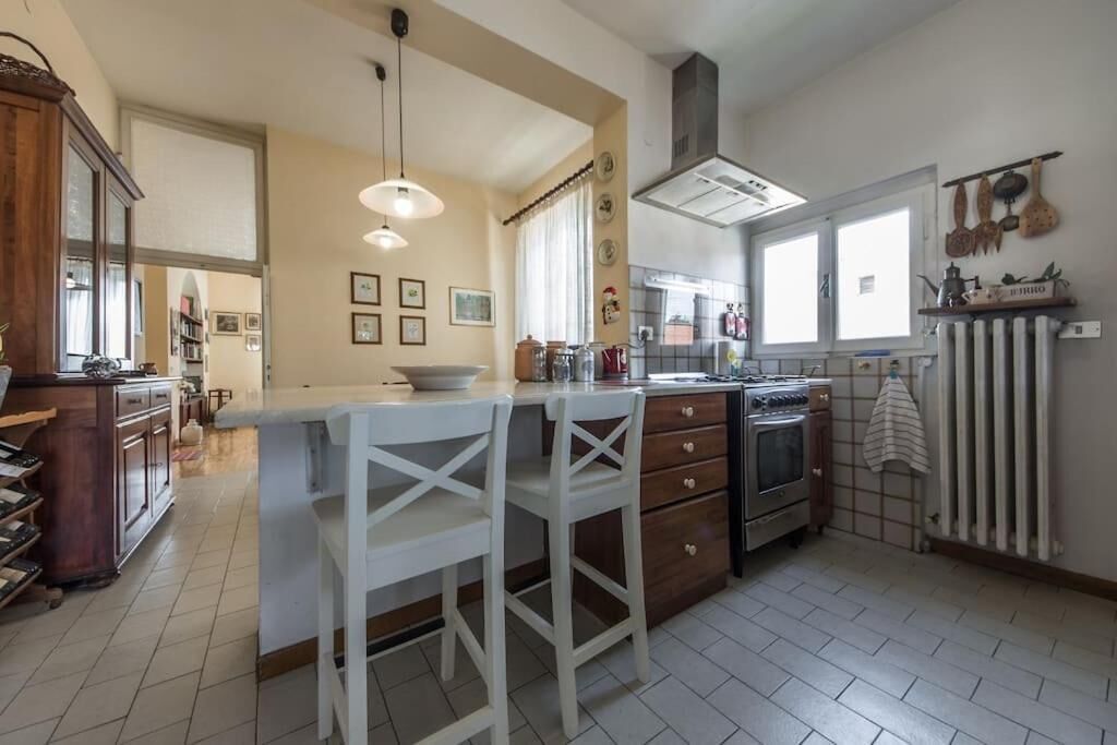 Micro-ondes, four, plaque de cuisson, lave-vaisselle