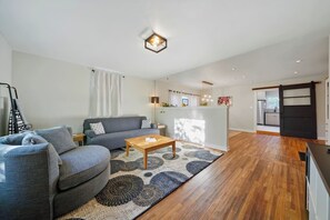 Smart TV - Bonnie Wine Bungalow/walkable to Whitman College! (Walla Walla)