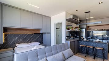 Estúdio básico | Área de estar | Smart TV 32 polegadas com canais digitais