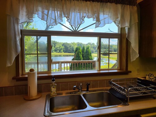 Countryside 3-Bedroom Home with Pond near I57/R148 & Lake of Egypt