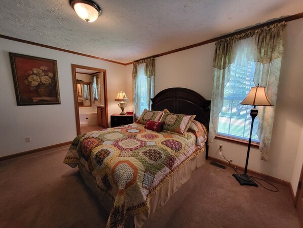 3 bedrooms, iron/ironing board, free WiFi, bed sheets