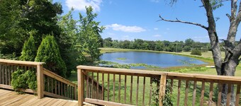 Countryside 3-Bedroom Home with Pond near I57/R148 & Lake of Egypt