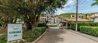 Apt 300m From the Charming Praia Brava Ccu203