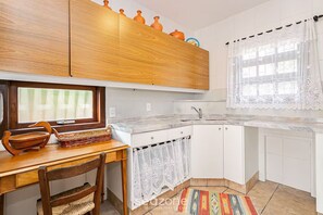 Basic Villa | Private kitchen