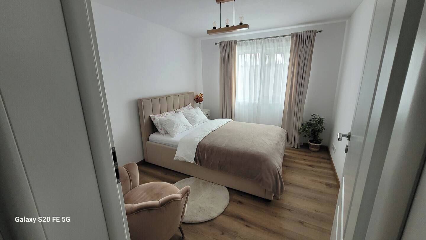 3 quartos, ferros/tábuas de passar roupa, Wi-Fi, roupa de cama