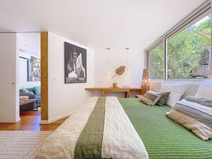 1 bedroom, desk, iron/ironing board, WiFi